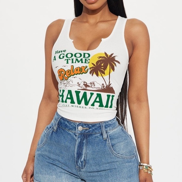 Fashion Nova Tops - Women’s Hawaii Graphic Tank Top | trendy retro crop tank | Small